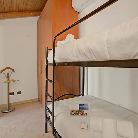 Queen Elena Centro 2br With Terrace - Happy Apartman *